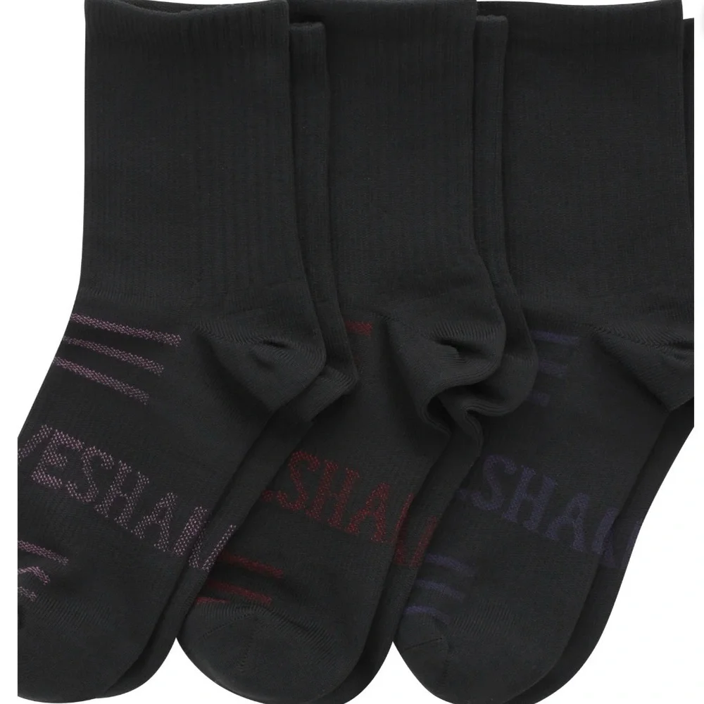 2 Hanes Moves Women Crew Sock, 3-Pack, Fits Shoe Size 5-9